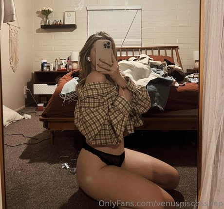 venuspiscessimp porn actress image
