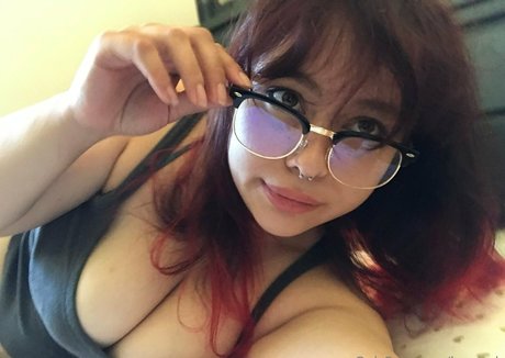 busty brunette onlyfans free naked photo