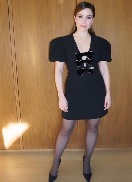 Sophia Bush star nice photos