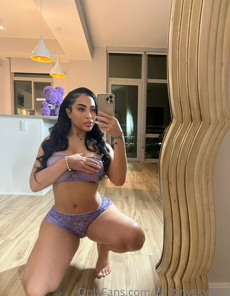 Destinyskyevip pornographic model image