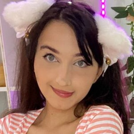 bunny8alice adult model photo