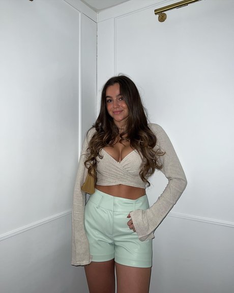 Monika Mancini model hd pics