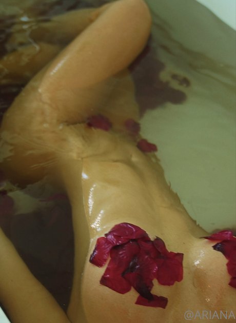 Ariana James model nude archive