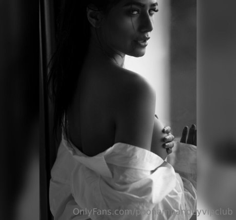 Poonam Pandey sex model pictures