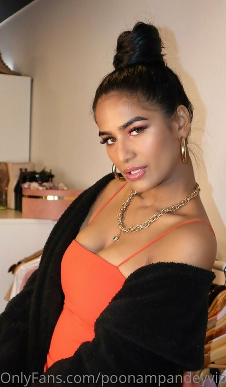 Poonam Pandey model free photos
