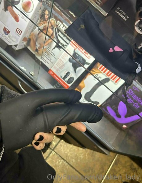 Draken lady star nudes pic