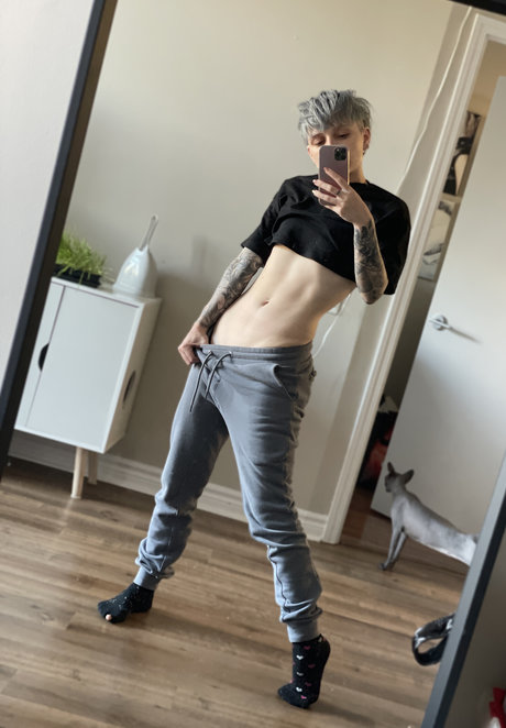 Poisonne star erotic pictures