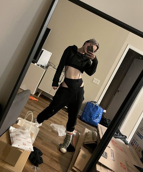 Poisonne art actress galleries