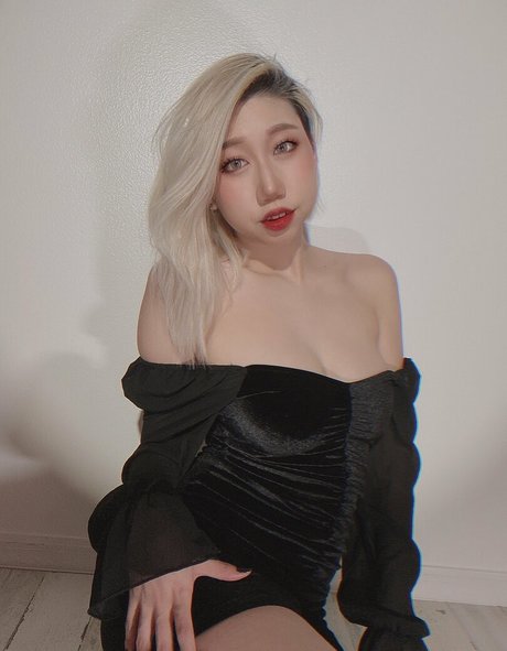 Danisaurz xxx actress gallery