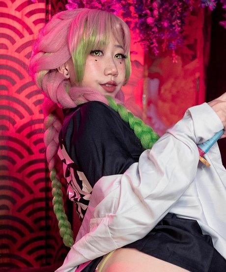 Danisaurz nude pornstar pictures