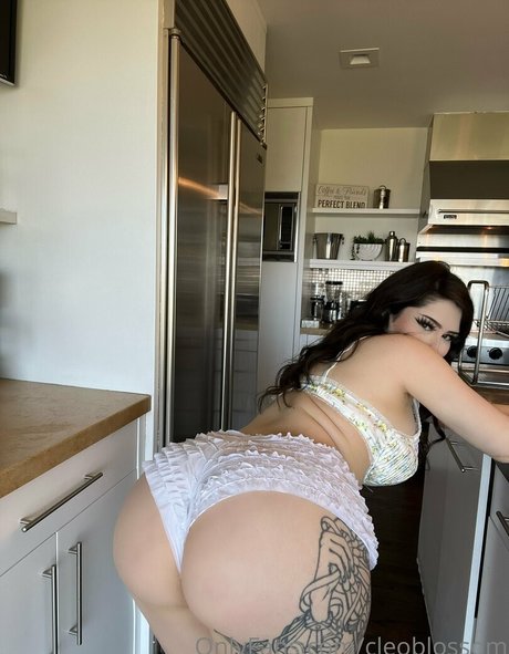 cleoblossom nudes star image