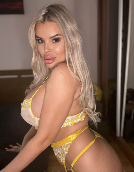 Barbiekristina naked pornstar pictures