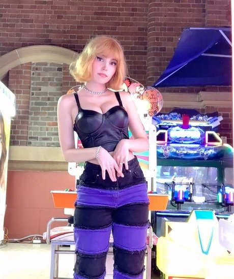 Mia Rodriguez pornstar sexy pics