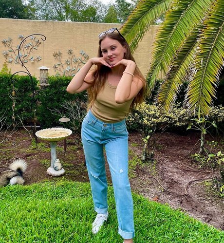 ASMR Darling high quality actress img