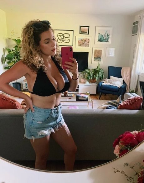 Alex Gervasi nude actress gallery