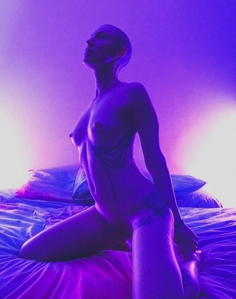 Comicbookgirl19 model adult photo