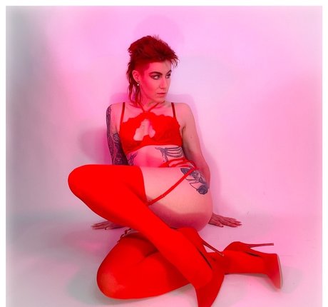 Comicbookgirl19 nude pornstar picture