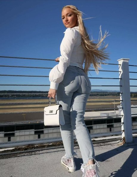 blonde muscle onlyfans perfect picture