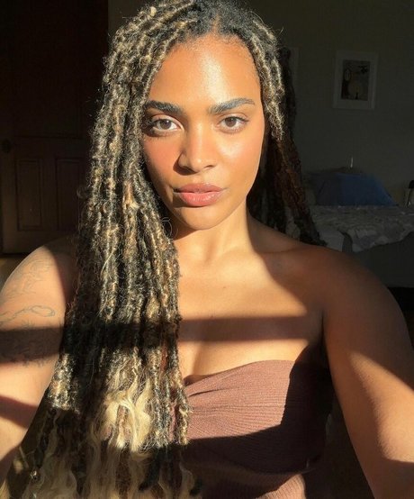 Sydeon porn star pics