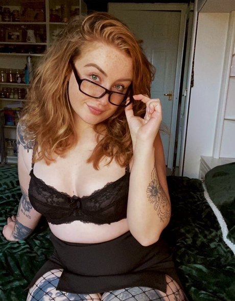 LittleRed x nudes star pics