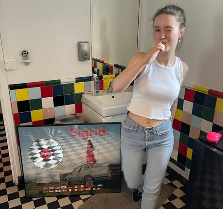 Sigrid xxx star img