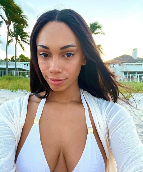 Jasmine Lotus pornstar exclusive image