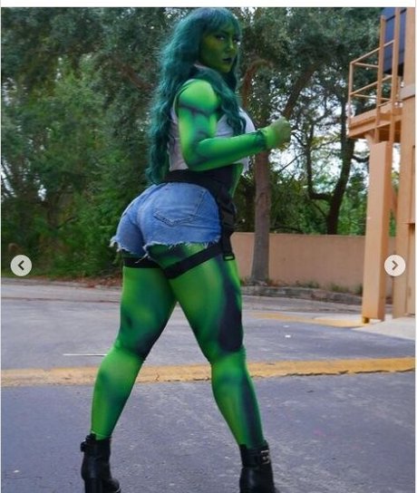 Nikkita Lyons porn model images