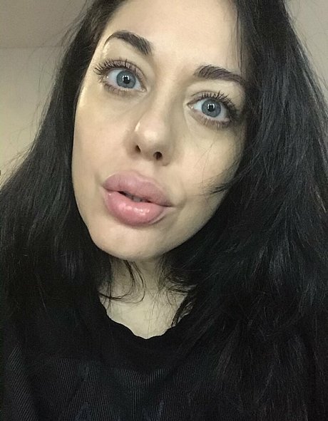 missleanalee model exclusive photos