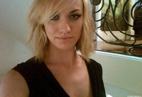 Yvonne Strahovski pornstar hot galleries