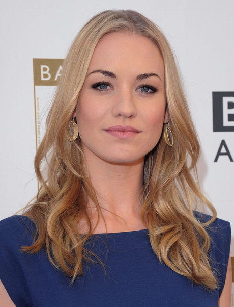 Yvonne Strahovski model hd pics