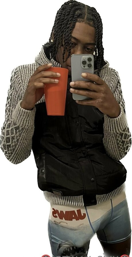 officialotwlilsixx naked actress pic