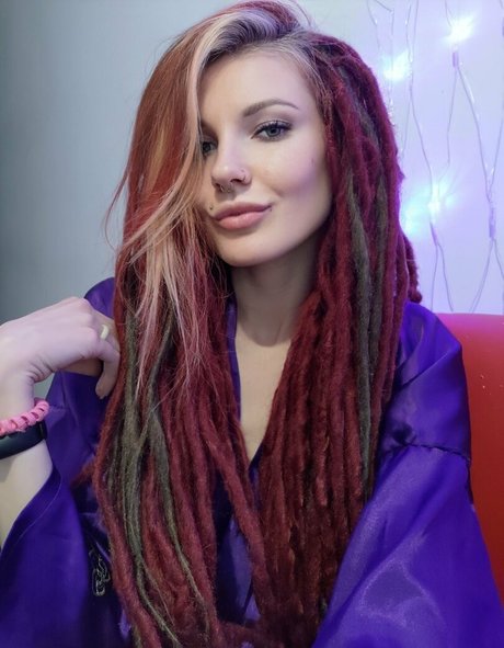 lida bond nude model archive