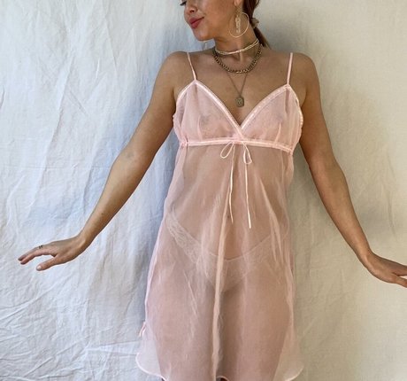 Veronica Desjardins star sexy img