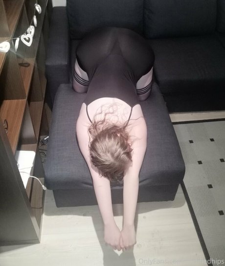 certifiedhips naked actress pic