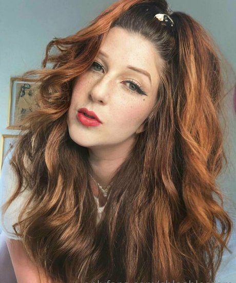 chloeblossom model pornographic photo
