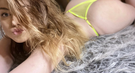 peachyqueeen adult actress picture