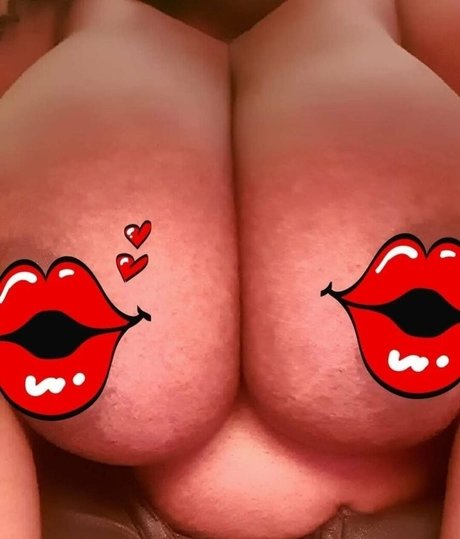 Bustymalone model sex image