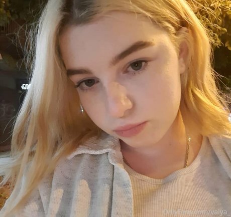 valya_ exclusive actress pictures