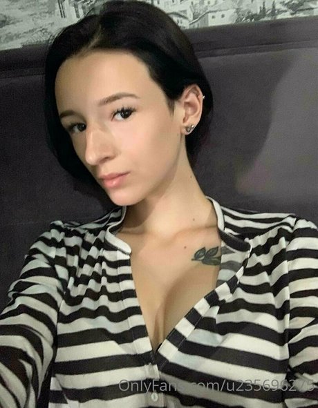 lily shine model high quality img