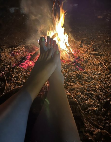 wifeyassandfeet xxx model photo