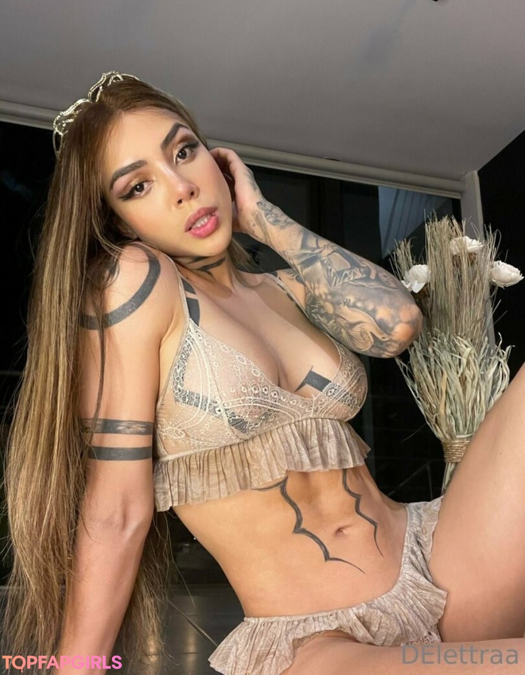 DElettraa model pornographic gallery