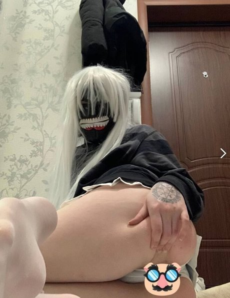 sqwrtick adult model pic