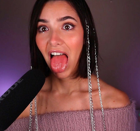 ASMR Glow model pornographic pics