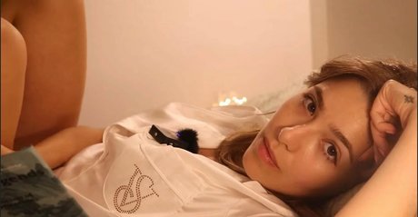 ASMR Glow high quality model picture