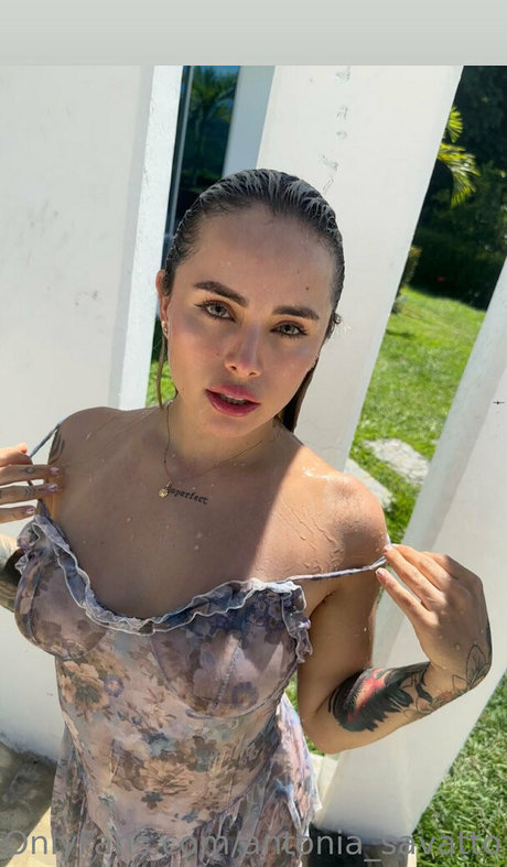 antonia savatto model sexy photo
