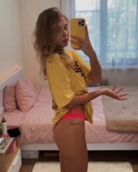 Mary Lvk pornstar top photo