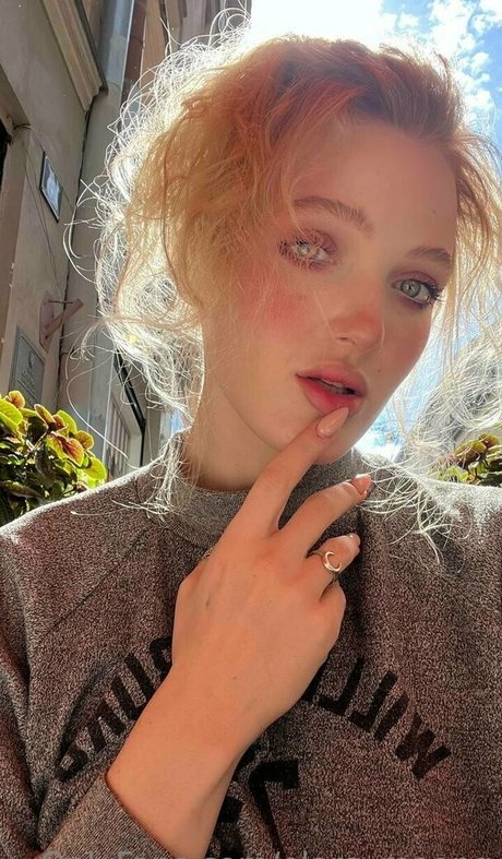 elara moonq porn star images