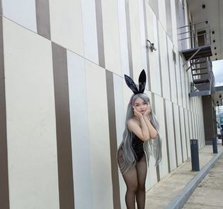 miraaamiku pretty pornstar photo