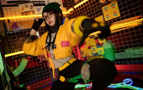 ZinieQ Cosplayer star sex image
