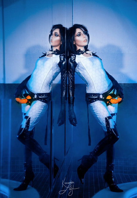 Kassandra Leigh art model gallery